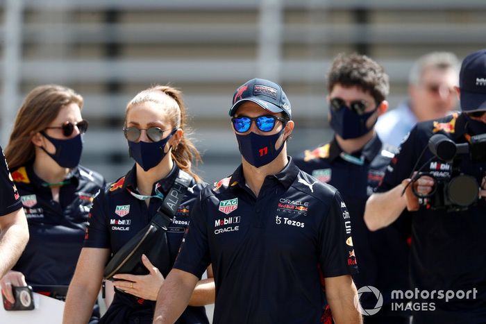 Sergio Pérez, Red Bull Racing en el paddock