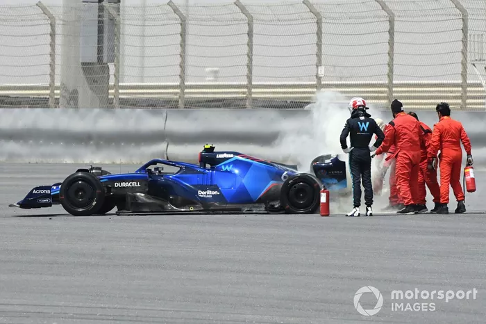 Nicholas Latifi, Williams FW44, para después del fuego en su monoplaza