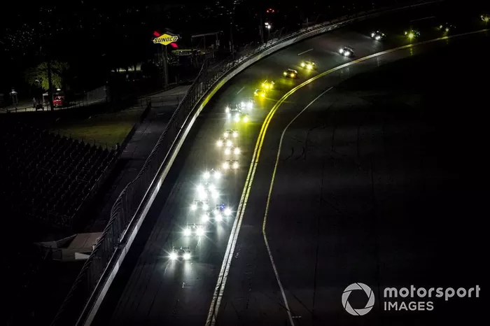 Carrera de noche, #77 Mazda Team Joest Mazda DPi, DPi: Oliver Jarvis, Tristan Nunez, Olivier Pla, restart