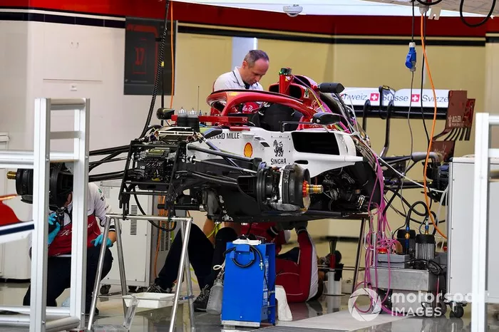 Suspensión delantera del Alfa Romeo Racing C38 