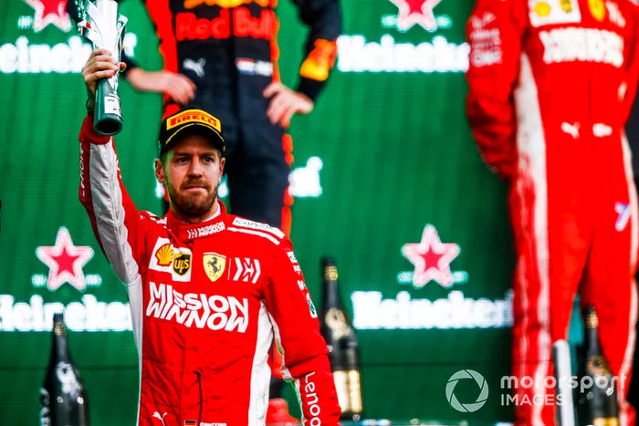 Podio: segundo lugar Sebastian Vettel, Ferrari