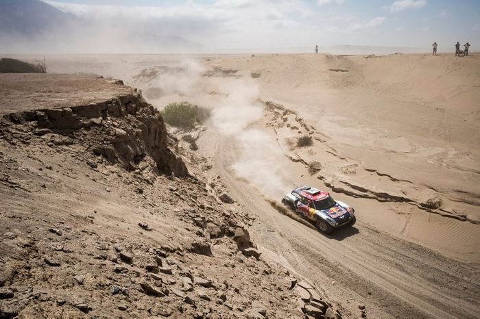 #301 Toyota Gazoo Racing Toyota Hilux: Nasser Al-Attiyah, Matthieu Baumel