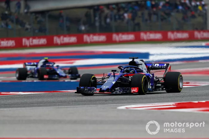Brendon Hartley, Scuderia Toro Rosso STR13 y Pierre Gasly, Scuderia Toro Rosso STR13 
