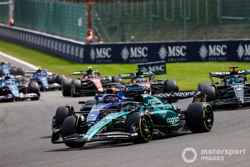 Lance Stroll, Aston Martin AMR23, Alex Albon, Williams FW45, George Russell, Mercedes F1 W14