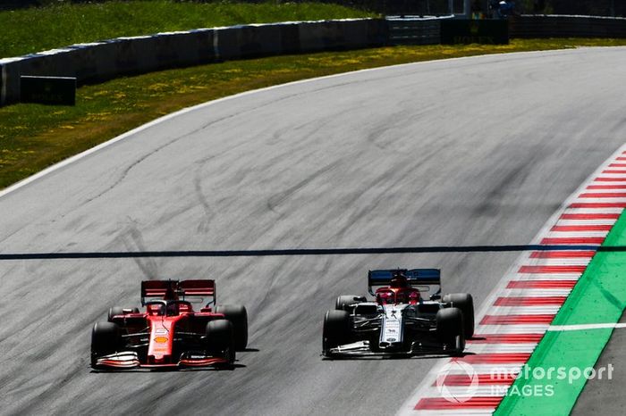 Sebastian Vettel, Ferrari SF90, Kimi Raikkonen, Alfa Romeo Racing C38