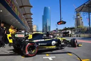 Daniel Ricciardo, Renault R.S.19, leaves the garage