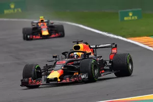 Daniel Ricciardo, Red Bull Racing RB14 ve Max Verstappen, Red Bull Racing RB14