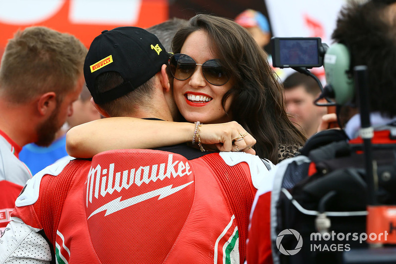 Eugene Laverty, Milwaukee Aprilia claims pole