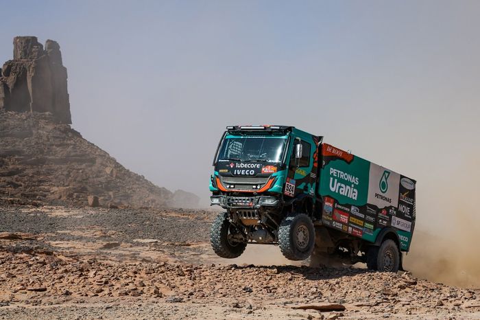 #524 Petronas Team De Rooy Iveco: Mitchel Van Den Brink, Rijk Mouw, Bert Donkelaar