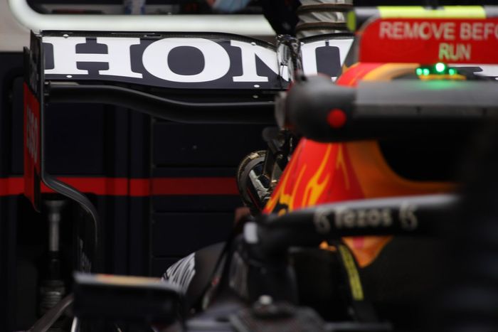 Detalle del alerón trasero del Red Bull Racing RB16B