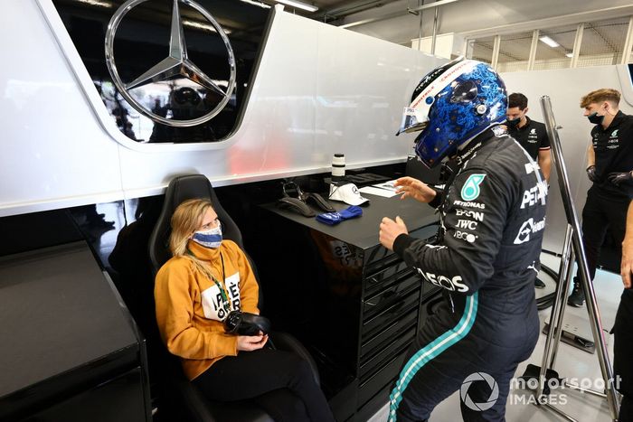 Valtteri Bottas, Mercedes, con su novia Tiffany Cromwell