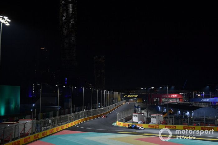 George Russell, Williams FW43B, Charles Leclerc, Ferrari SF21