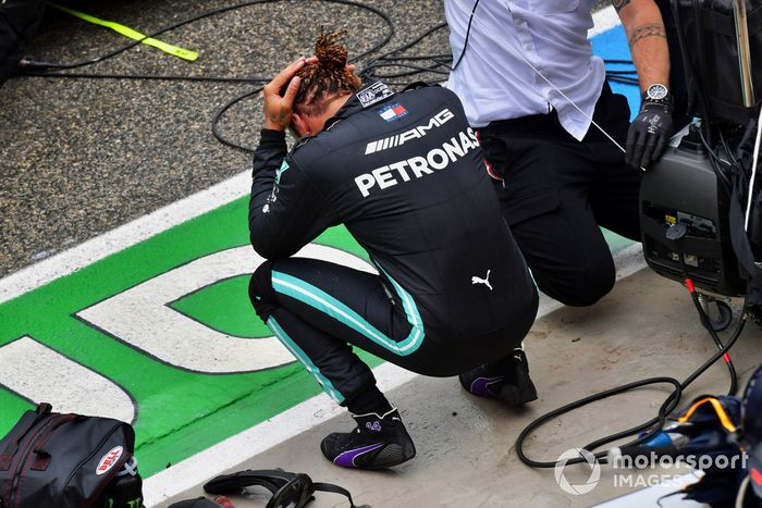 Lewis Hamilton, Mercedes durante la bandera roja