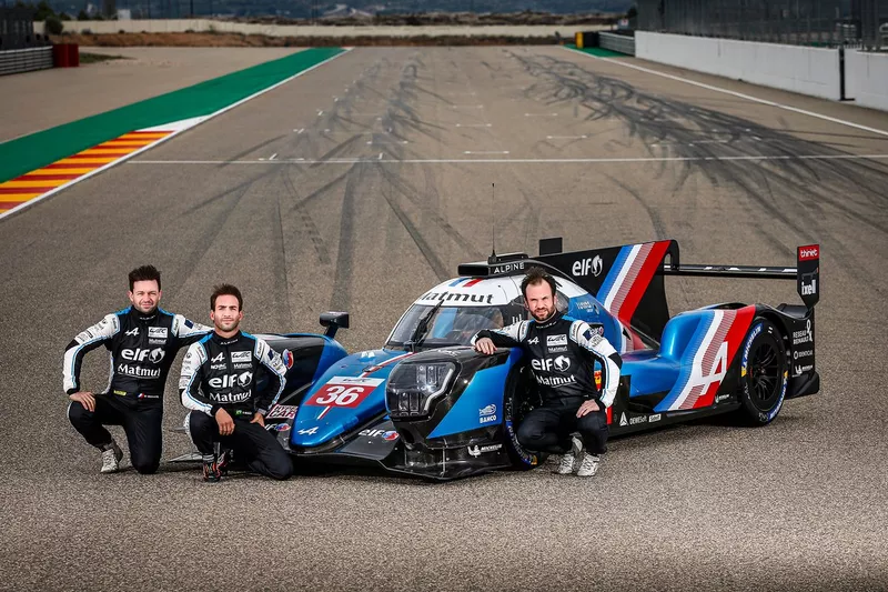 André Negrão, Nicolas Lapierre et Matthieu Vaxiviere avec l'Alpine A480 LMP1