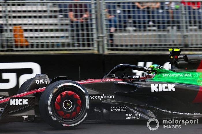 Zhou Guanyu, Alfa Romeo C43, with aero paint applied