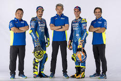 Andrea Iannone, Team Suzuki MotoGP, Alex Rins, Team Suzuki MotoGP with team members