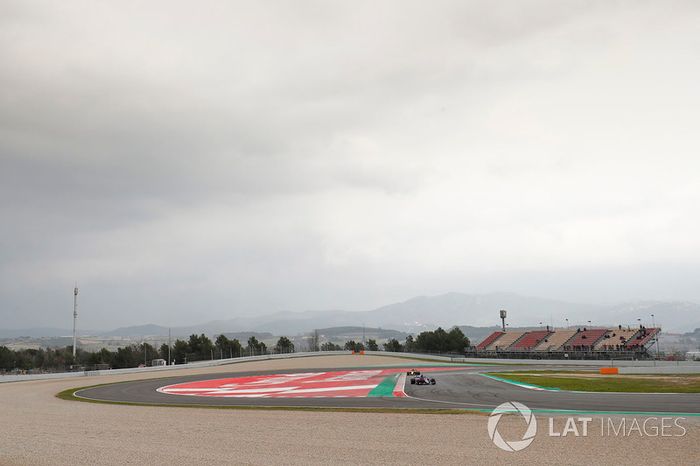 Brendon Hartley, Scuderia Toro Rosso STR13 Honda y Nico Hulkenberg, Renault Sport F1 Team RS18