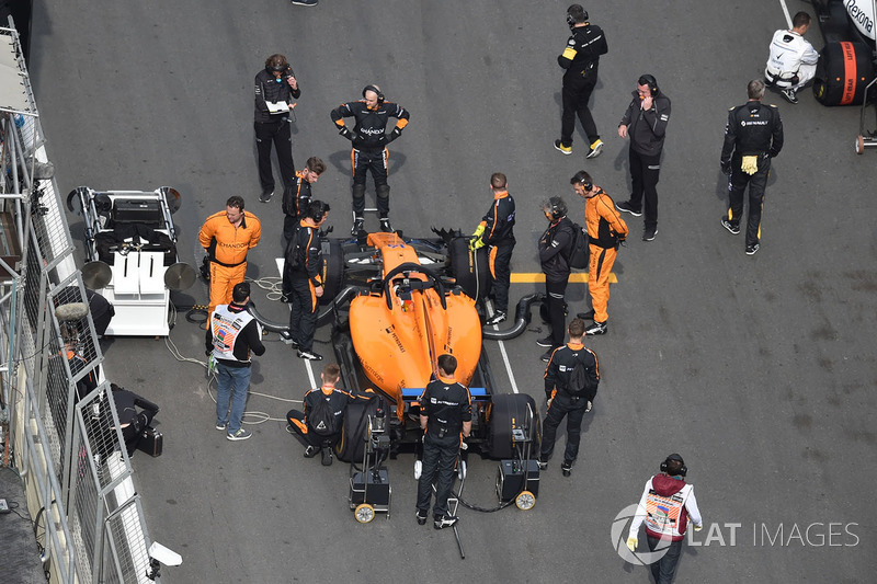 McLaren ilk dört yarışta üçüncü kez