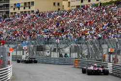 Nico Hulkenberg, Renault Sport F1 Team R.S. 18, leads Esteban Ocon, Force India VJM11