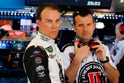 Kevin Harvick, Stewart-Haas Racing Ford Fusion and crew chief Rodney Childers