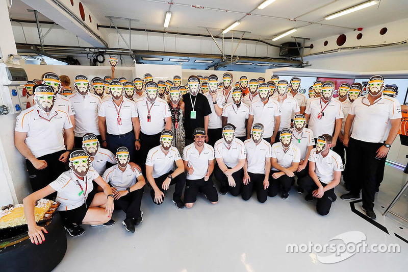 Perayaan ulang tahun Fernando Alonso ke-37