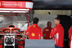 Sebastian Vettel, Ferrari, dans le garage