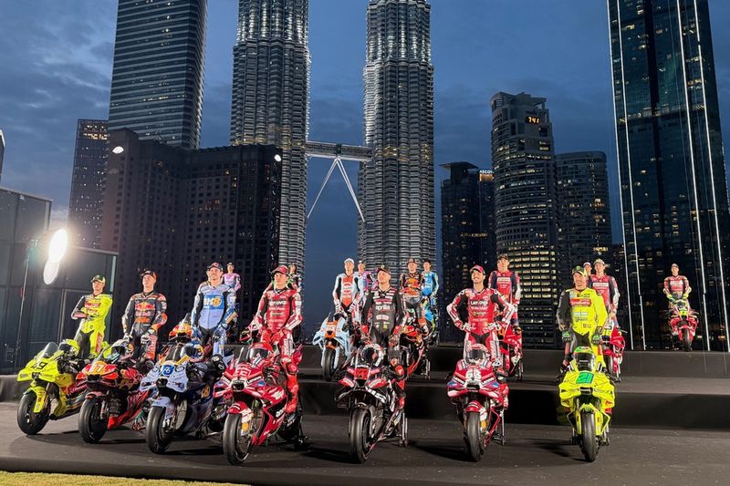 Photo de famille des pilotes MotoGP