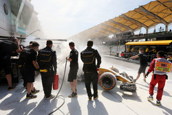 Горівший болід Кевіна Магнуссена, Renault Sport F1 Team RS16