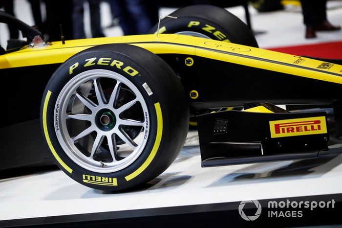 Pirelli presenta sus nuevos neumáticos F2 de 18 pulgadas para 2020