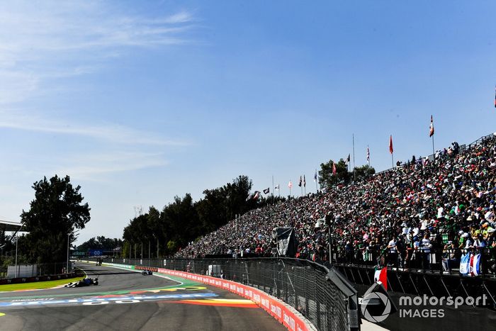 George Russell, Williams FW43B, Esteban Ocon, Alpine A521