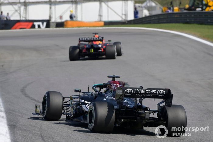 Max Verstappen, Red Bull Racing RB16B, Lewis Hamilton, Mercedes W12