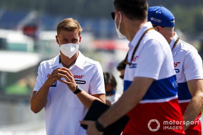 Mick Schumacher, Haas F1, recorre el circuito de Austria