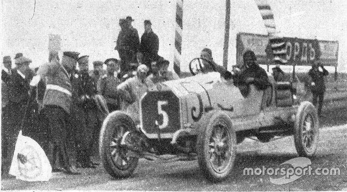 GP da Rússia de 1913 - O vencedor Georgy Suvorin - Carro: Benz 29/60PS 4 cilindros