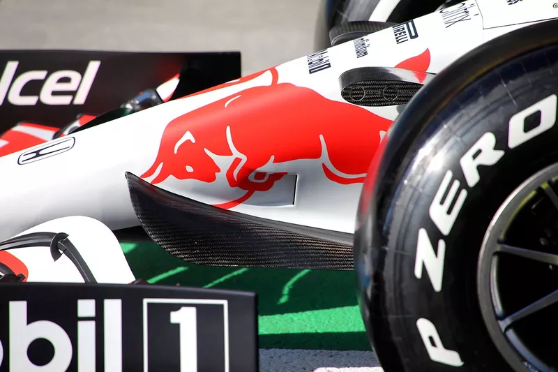 Detalle del morro del Red Bull Racing RB16B