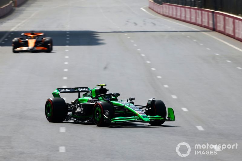 Zhou Guanyu, Stake F1 Team KICK Sauber C44 