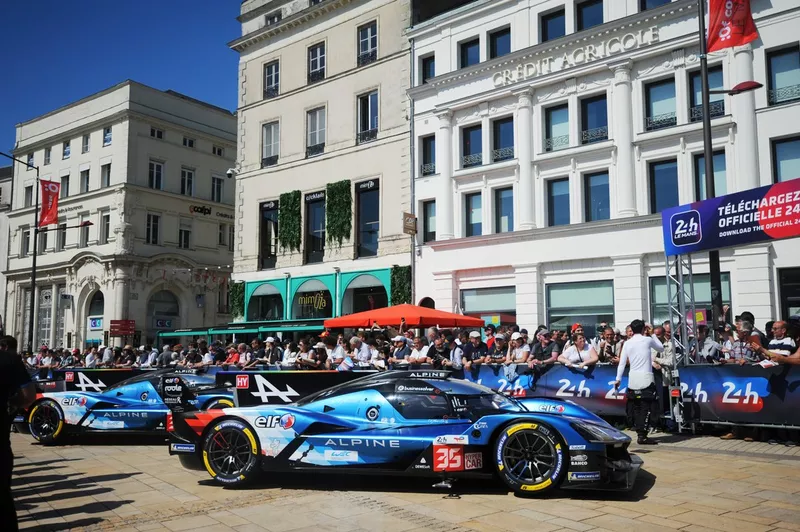 #35 Alpine Endurance Team Alpine A424
