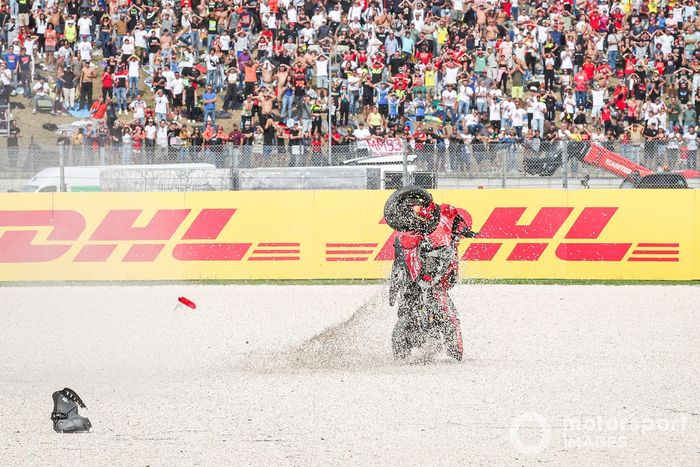 Francesco Bagnaia, caída del equipo Ducati