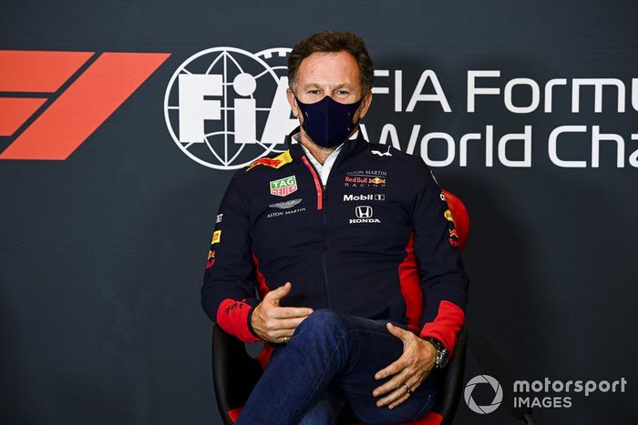 Christian Horner, director del equipo, Red Bull Racing, en la conferencia de prensa