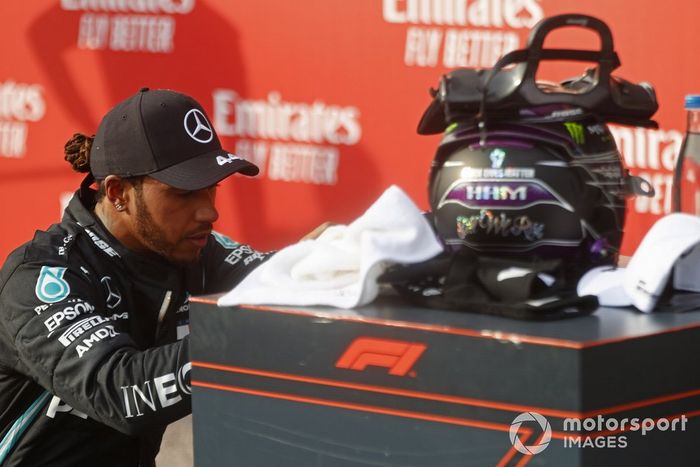 Ganador Lewis Hamilton, Mercedes-AMG F1 celebra en Parc Ferme 