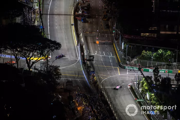 Pierre Gasly, Scuderia Toro Rosso STR13, Sergio Perez, Racing Point Force India VJM11