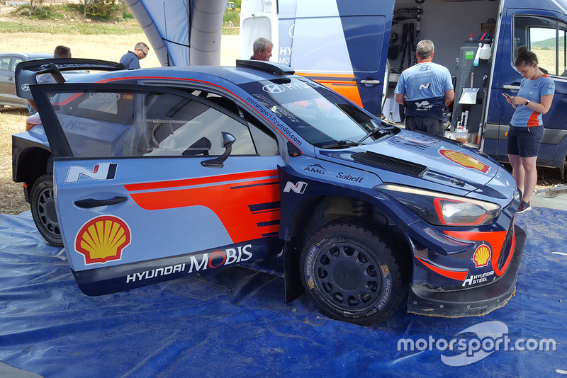 Preparazione della vettura di Dani Sordo, Hyundai Motorsport