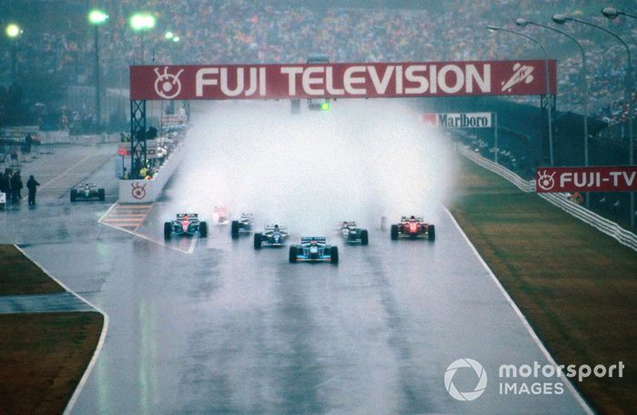 Michael Schumacher, Benetton B194 lidera la salida