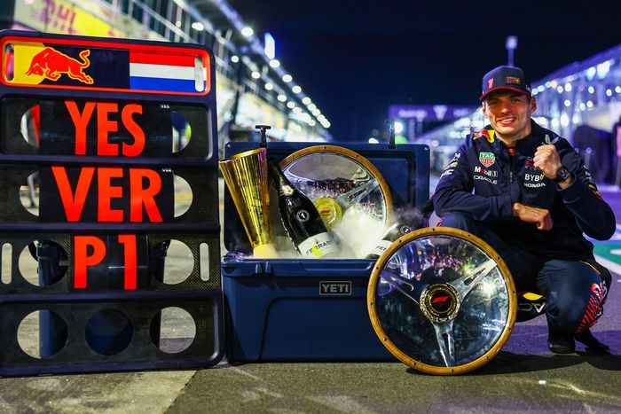 El ganador de la carrera, Max Verstappen, Red Bull Racing