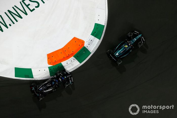 Fernando Alonso, Aston Martin AMR23, George Russell, Mercedes F1 W14