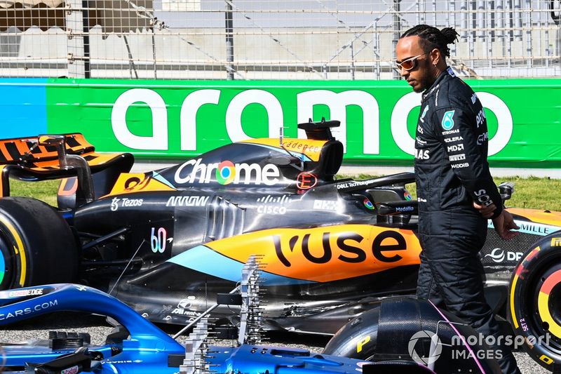 Lewis Hamilton, Mercedes-AMG, prueba el Alpine A523