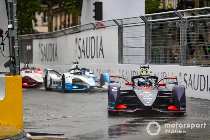 Sam Bird, Envision Virgin Racing, Audi e-tron FE05, Antonio Felix da Costa, BMW I Andretti Motorsports, BMW iFE.18 
