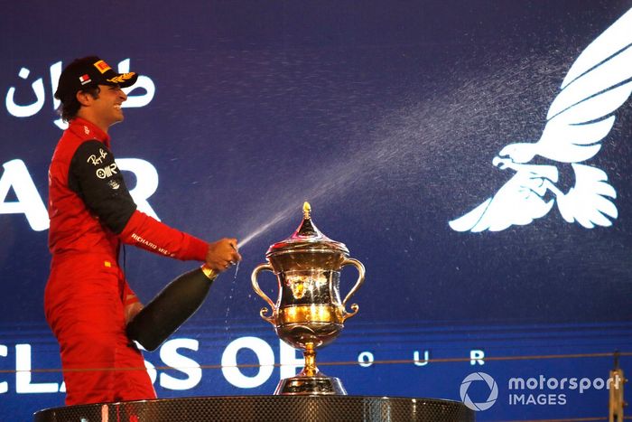 Podio: segundo lugar Carlos Sainz Jr., Ferrari