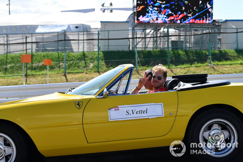 Sebastian Vettel, Ferrari, durante la drivers parade