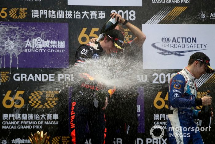 Podio: Dan Ticktum, Motopark Academy