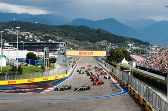 Valtteri Bottas, Mercedes AMG F1 W09, leads Lewis Hamilton, Mercedes AMG F1 W09, Sebastian Vettel, Ferrari SF71H, Kimi Raikkonen, Ferrari SF71H, Kevin Magnussen, Haas F1 Team VF-18, Charles Leclerc, Sauber C37, at the start of the race
